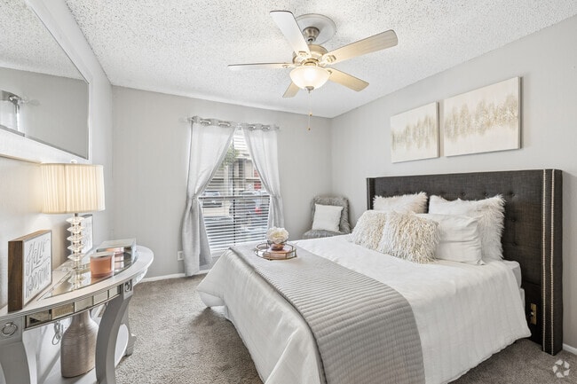 1BR, 1BA - 557SF - Primary Bedroom - Summit