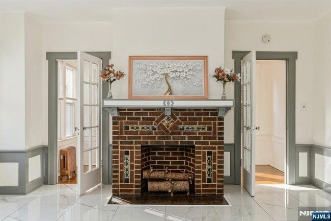 Building Photo - 41-43-43 Poe Ave Unit 1