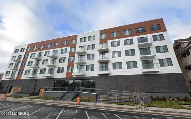 Building Photo - 521 Lakeview Ave Unit 207