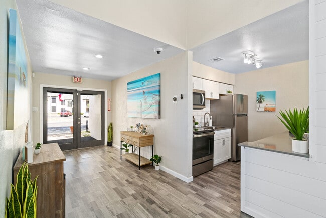 Photo - Tides on Avril