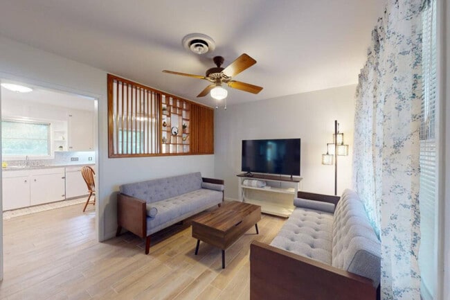 Building Photo - 118 Miller St Unit ID1328087P