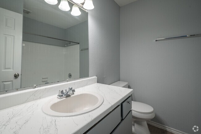 1BR, 1BA - 604SF - Bathroom - La Casita