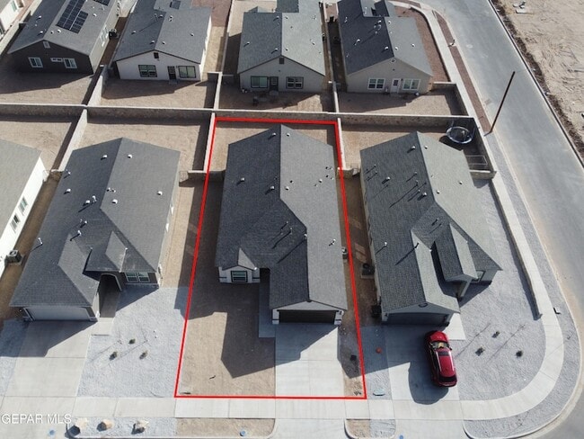 Photo - 420 Santiago Munoz