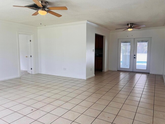 Photo - 1120 SW Ithaca St