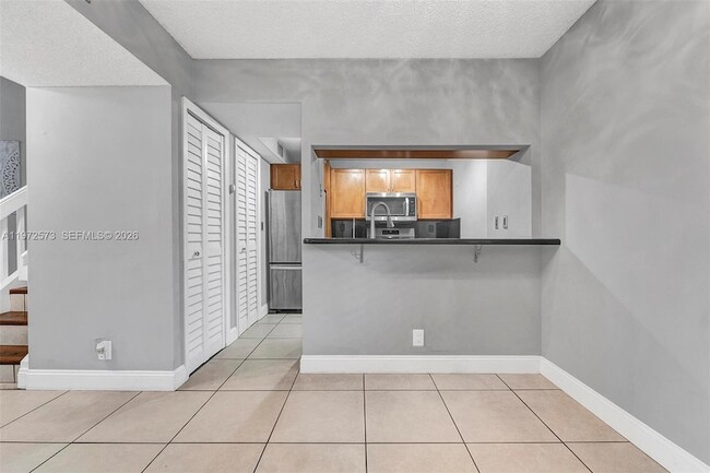 Photo - 15575 N Miami Lakeway Unit 305