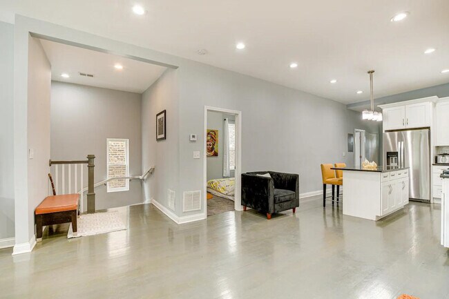 Photo - 4904 W Fulton St Unit ID1306062P