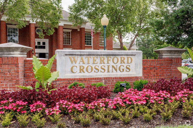 Photo - Waterford Crossings