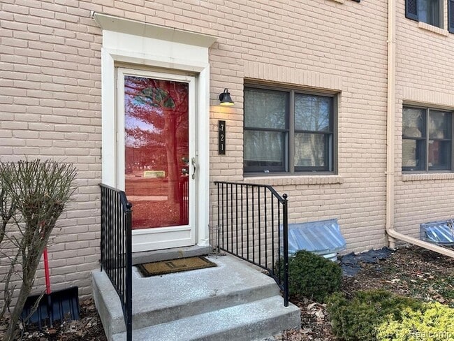 Photo - 721 N Eton St