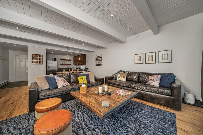 Photo - 450 S Pine St Unit ID1324994P