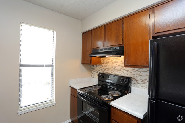 2bd Flat Kitchen - Reflections at Stillwater