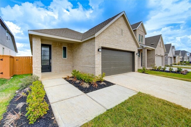 Photo - 1047 Blue Stone Dr