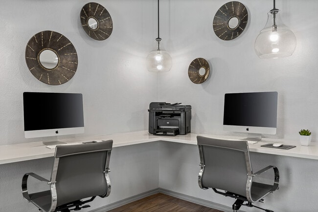 C242740_WimbeldonOaks_BusinessCenter_02-2 - Wimbledon Oaks