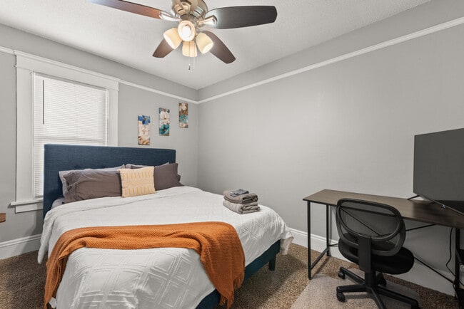 Photo - 1322 W 69th St Unit ID1061088P