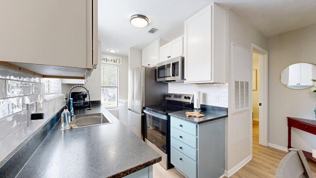 Photo - 608 Navarro Dr Unit ID1328096P