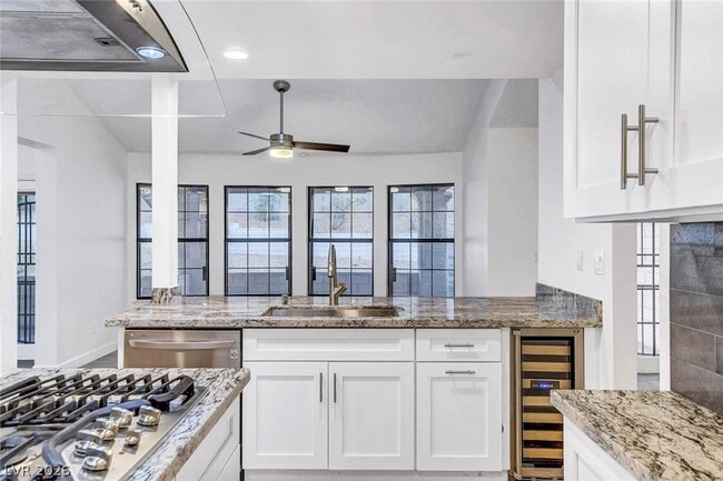 Photo - 211 Garfield Dr