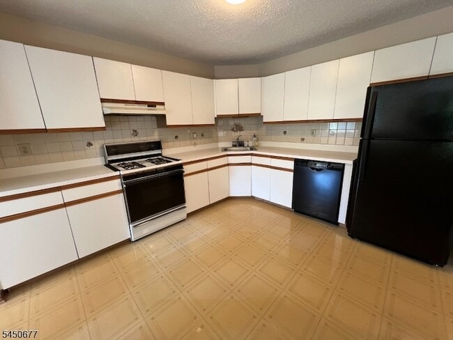 Photo - 179 Drake Ln