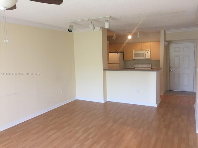 Photo - 1919 Van Buren St Unit 416