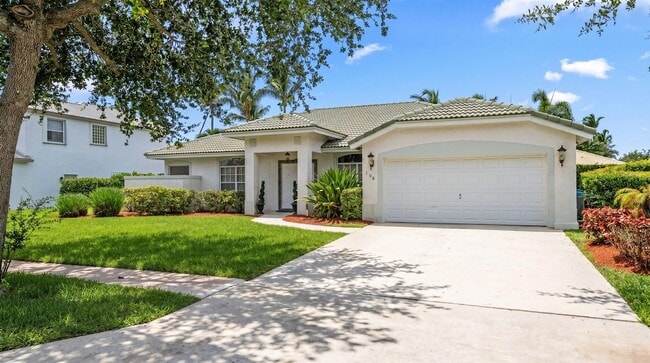 Photo - 106 Fernwood Crescent