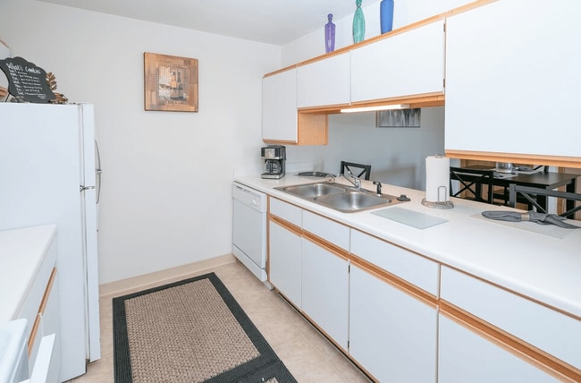 Photo - Fenton Estates Apartments