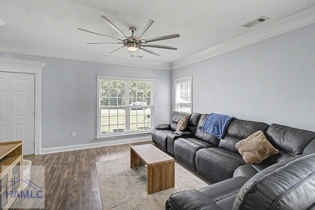 Photo - 151 Lincoln Way