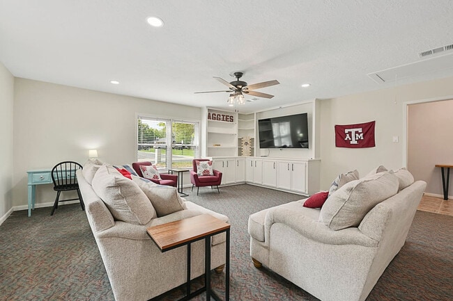 Photo - 1909 Langford St Unit ID1328073P