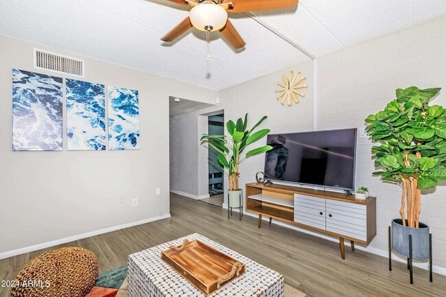 Photo - 615 S Hardy Dr Unit 3