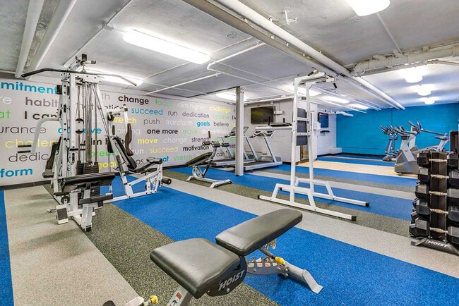 Photo - 1420 W Abingdon Dr Unit FL4-ID1035600P