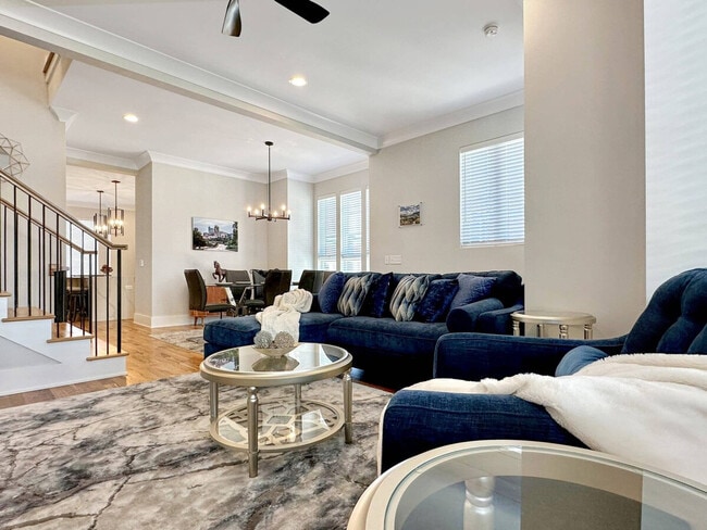 Photo - 413 W Lenoir St Unit ID1051238P