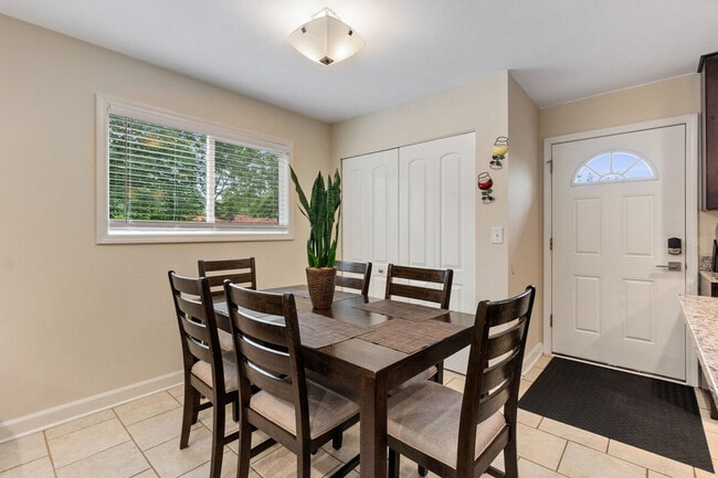 Photo - 121 King Ct Unit ID1285053P