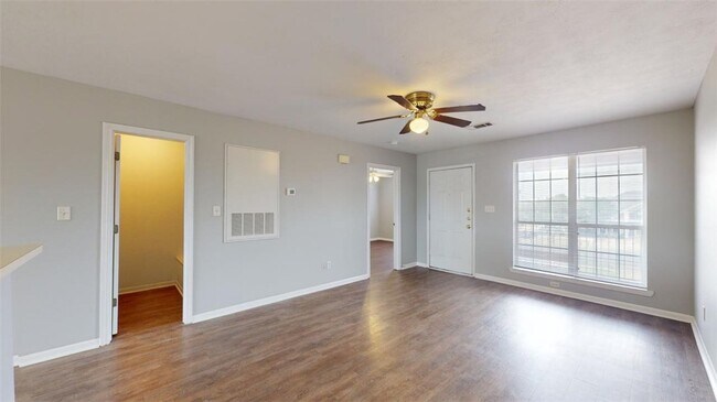 Photo - 1507 Hollow Hill Dr Unit B