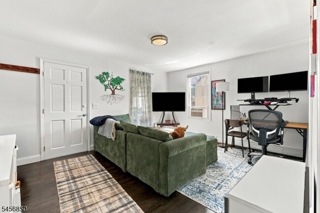Photo - 73 Madison St