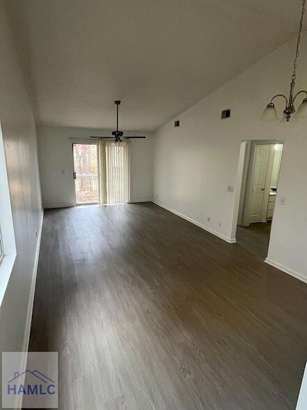 Photo - 910 Brett Dr