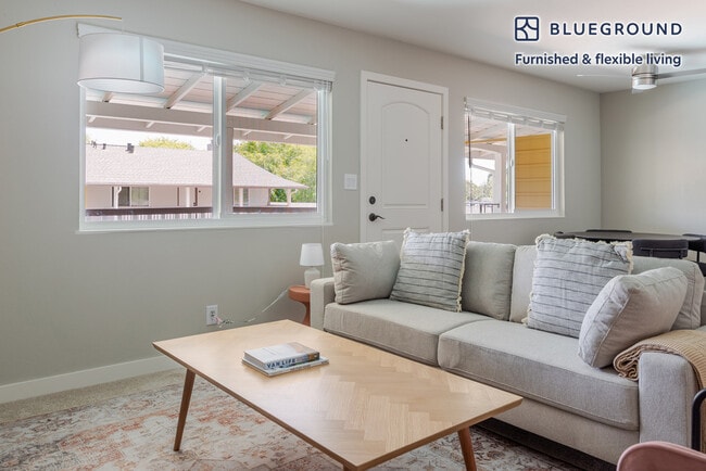 Building Photo - 910 Rockefeller Dr Unit FL2-ID1859