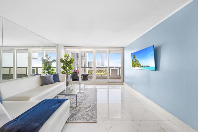 Building Photo - 1717 N Bayshore Dr Unit ID1054077P