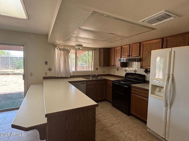 Photo - 554 Hegge Dr