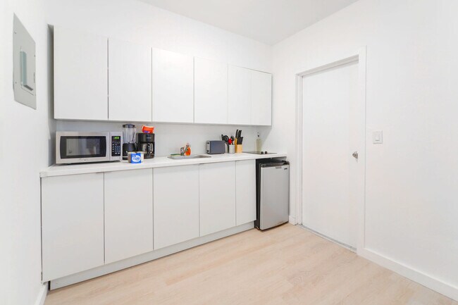 Photo - 515 NE 82nd St Unit SI FL2-ID1022245P