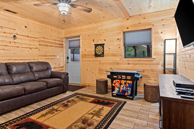 Photo - 4050 Henson Rd Unit ID1302844P