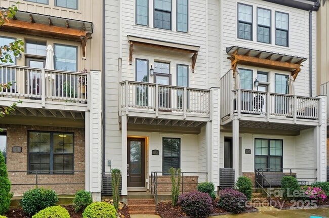 Photo - 1312 Nandina St