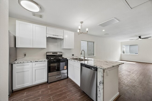 Photo - 6106 Settlers Lake Cir E