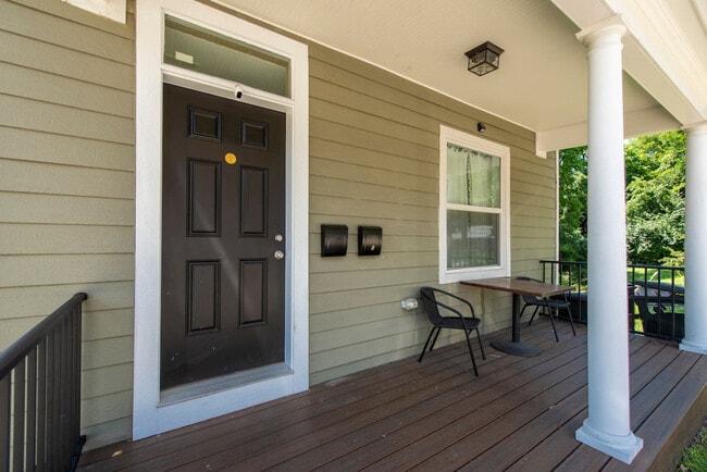 Photo - 107 E Clifton Ave Unit ID1234534P