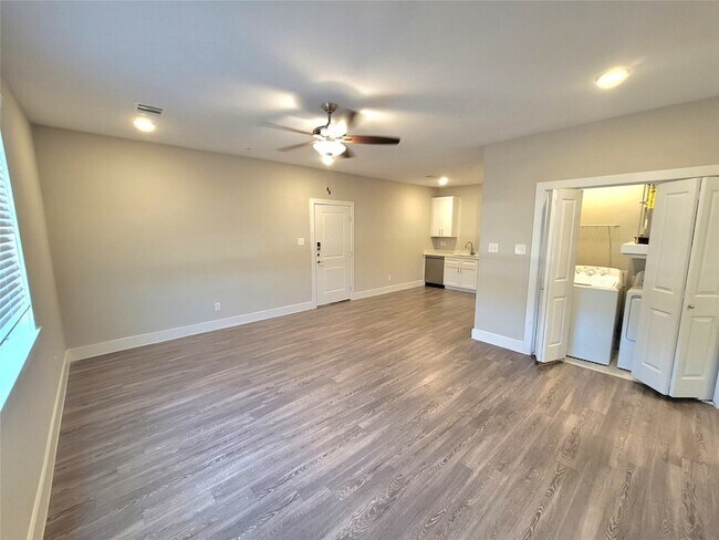 Photo - 1620 Crestdale Dr Unit 2105