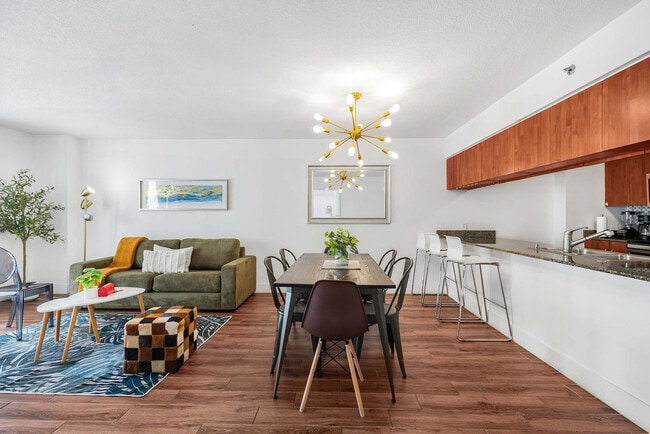 Photo - 1 SE 12th St Unit SI FL35-ID1022195P