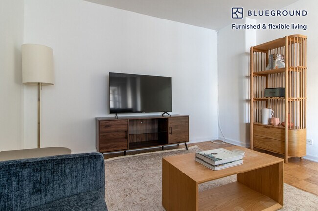 Photo - 315 East 86th St