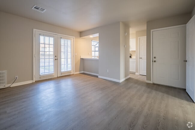 Junior - 1BR, 1BA - 475SF - Kitchen, Living and Dining Area - Country Club Apartments