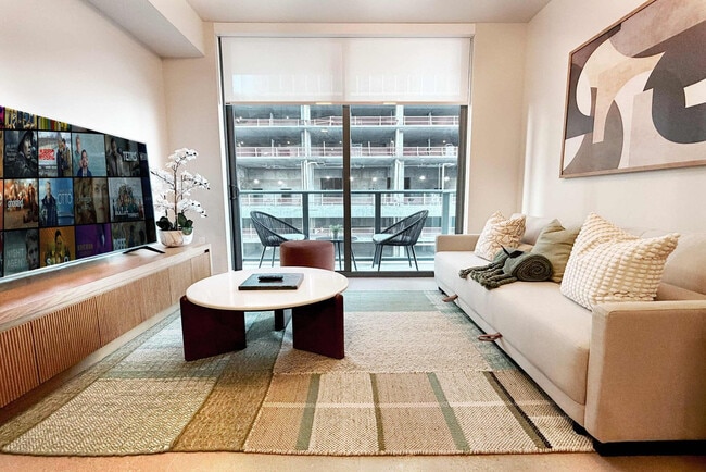 Building Photo - 11 NE 6th St Unit SI ID1384027P