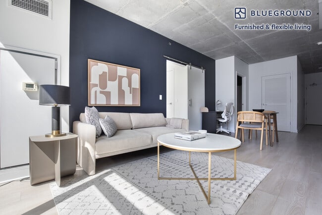 Photo - 311 W Illinois St Unit SI FL11-ID1049