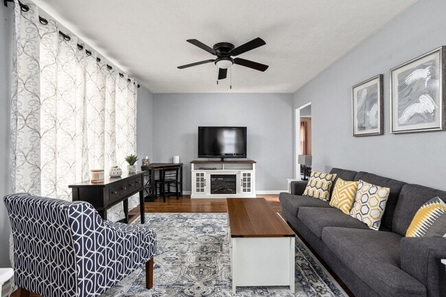 Building Photo - 2307 E 65th St Unit ID1328005P