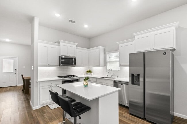 Photo - 1613 Wayback Dr