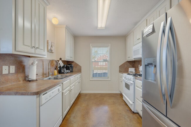 Photo - 214 Sterling St Unit ID1328049P