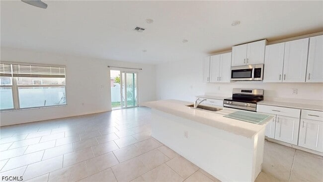 Photo - 1908 NW 26th Pl